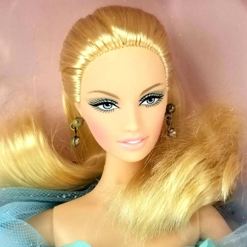 2007 BARBIE THE MOST COLLECTIBLE DOLL IN THE WORLD ROBERT BEST DESIGN NEW IN BOX - Picture 2 of 16